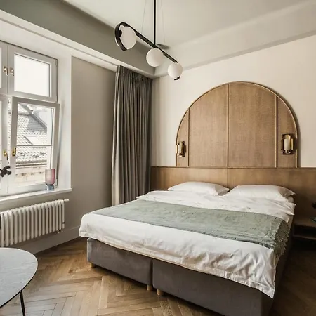 Angelus Apartment